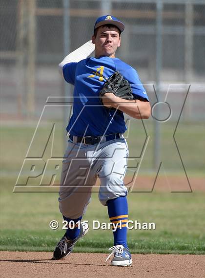 Thumbnail 1 in JV: Bishop Amat @ La Salle photogallery.