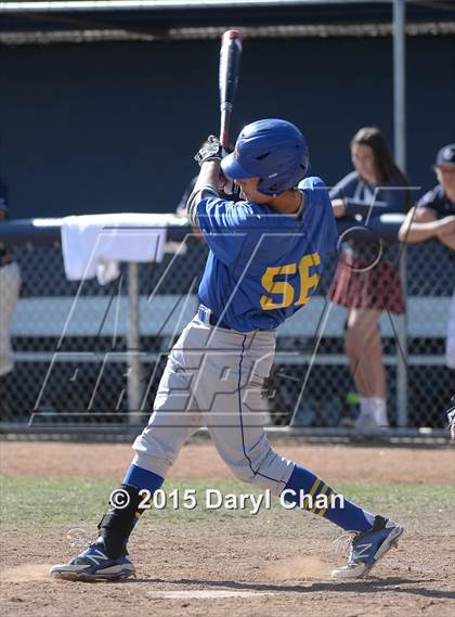 Thumbnail 1 in JV: Bishop Amat @ La Salle photogallery.
