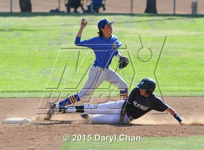 Thumbnail 3 in JV: Bishop Amat @ La Salle photogallery.