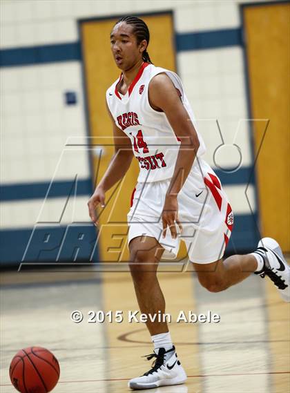Thumbnail 3 in Regis Jesuit vs Mater Dei (Duel in the Desert) photogallery.
