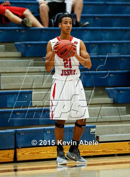 Thumbnail 3 in Regis Jesuit vs Mater Dei (Duel in the Desert) photogallery.