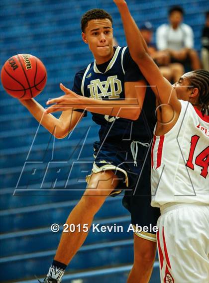 Thumbnail 3 in Regis Jesuit vs Mater Dei (Duel in the Desert) photogallery.