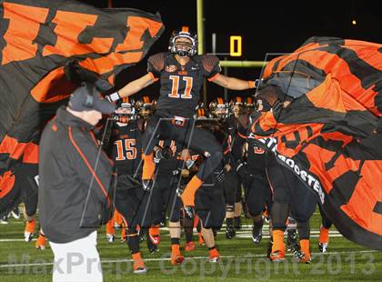Thumbnail 3 in Gilmer vs. Mineola (UIL 3A  Bi-District Playoff) photogallery.