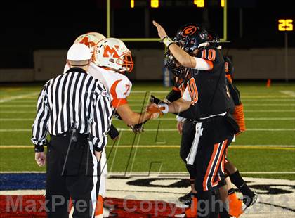 Thumbnail 3 in Gilmer vs. Mineola (UIL 3A  Bi-District Playoff) photogallery.