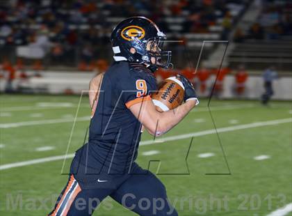 Thumbnail 2 in Gilmer vs. Mineola (UIL 3A  Bi-District Playoff) photogallery.