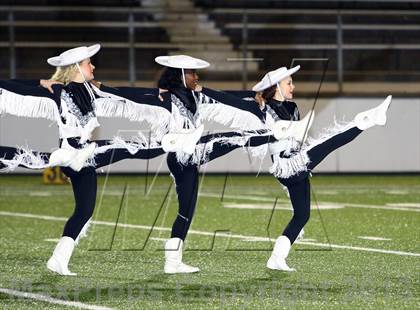 Thumbnail 3 in Gilmer vs. Mineola (UIL 3A  Bi-District Playoff) photogallery.