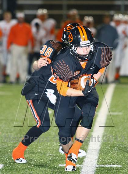 Thumbnail 1 in Gilmer vs. Mineola (UIL 3A  Bi-District Playoff) photogallery.