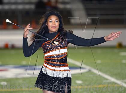 Thumbnail 3 in Gilmer vs. Mineola (UIL 3A  Bi-District Playoff) photogallery.