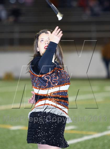 Thumbnail 2 in Gilmer vs. Mineola (UIL 3A  Bi-District Playoff) photogallery.