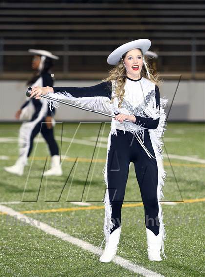 Thumbnail 2 in Gilmer vs. Mineola (UIL 3A  Bi-District Playoff) photogallery.