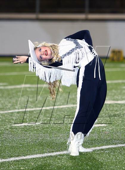 Thumbnail 1 in Gilmer vs. Mineola (UIL 3A  Bi-District Playoff) photogallery.