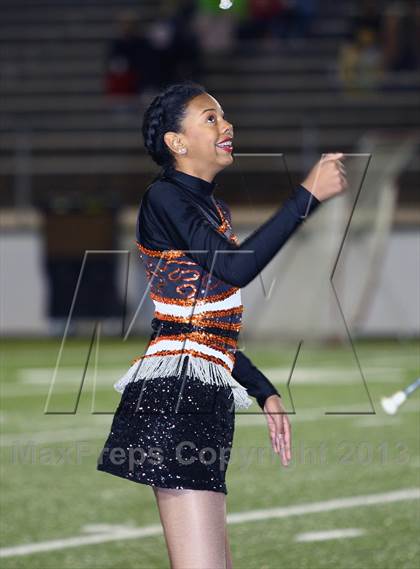 Thumbnail 3 in Gilmer vs. Mineola (UIL 3A  Bi-District Playoff) photogallery.
