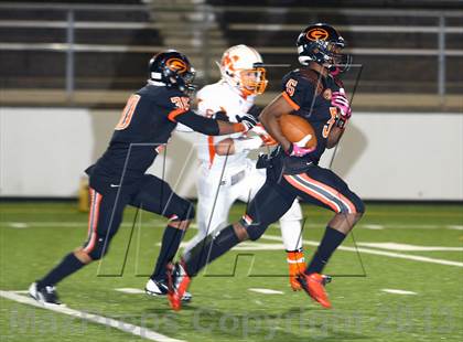 Thumbnail 2 in Gilmer vs. Mineola (UIL 3A  Bi-District Playoff) photogallery.