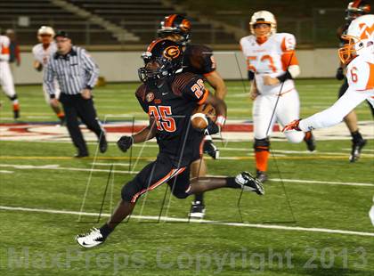 Thumbnail 3 in Gilmer vs. Mineola (UIL 3A  Bi-District Playoff) photogallery.