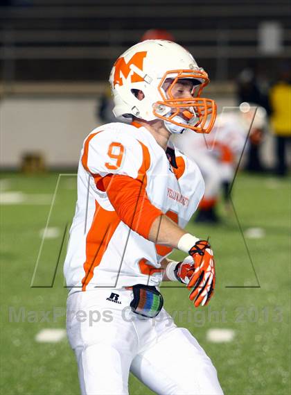 Thumbnail 1 in Gilmer vs. Mineola (UIL 3A  Bi-District Playoff) photogallery.