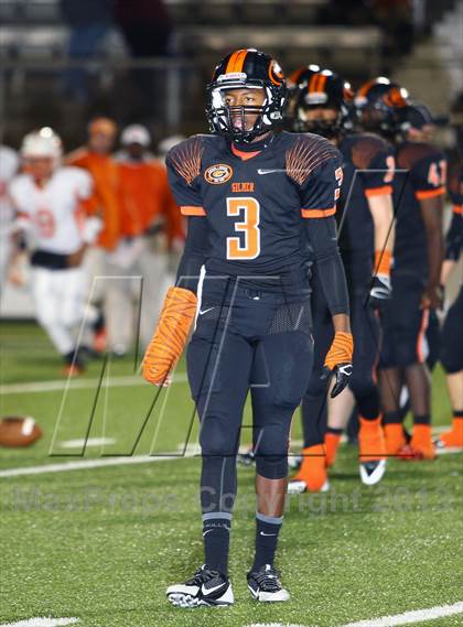 Thumbnail 2 in Gilmer vs. Mineola (UIL 3A  Bi-District Playoff) photogallery.