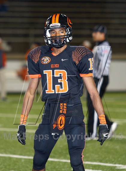 Thumbnail 3 in Gilmer vs. Mineola (UIL 3A  Bi-District Playoff) photogallery.