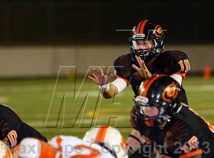 Thumbnail 1 in Gilmer vs. Mineola (UIL 3A  Bi-District Playoff) photogallery.