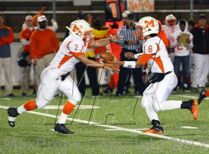 Thumbnail 2 in Gilmer vs. Mineola (UIL 3A  Bi-District Playoff) photogallery.