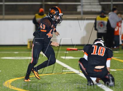 Thumbnail 2 in Gilmer vs. Mineola (UIL 3A  Bi-District Playoff) photogallery.