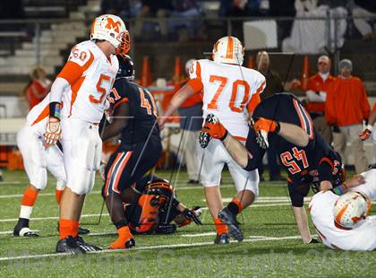 Thumbnail 3 in Gilmer vs. Mineola (UIL 3A  Bi-District Playoff) photogallery.