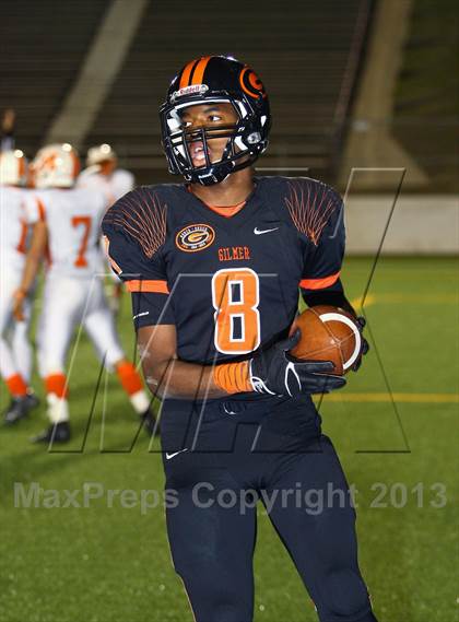 Thumbnail 3 in Gilmer vs. Mineola (UIL 3A  Bi-District Playoff) photogallery.