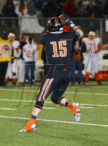 Thumbnail 2 in Gilmer vs. Mineola (UIL 3A  Bi-District Playoff) photogallery.