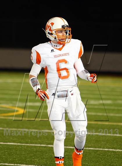 Thumbnail 2 in Gilmer vs. Mineola (UIL 3A  Bi-District Playoff) photogallery.