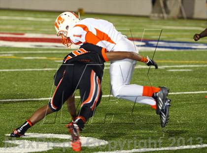 Thumbnail 3 in Gilmer vs. Mineola (UIL 3A  Bi-District Playoff) photogallery.