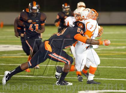 Thumbnail 3 in Gilmer vs. Mineola (UIL 3A  Bi-District Playoff) photogallery.