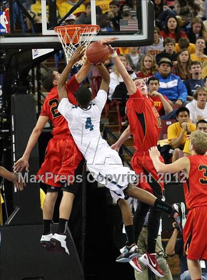 Thumbnail 1 in Sheldon vs. Jesuit (CIF D1 NorCal Regional Final) photogallery.