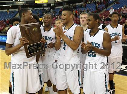 Thumbnail 1 in Sheldon vs. Jesuit (CIF D1 NorCal Regional Final) photogallery.