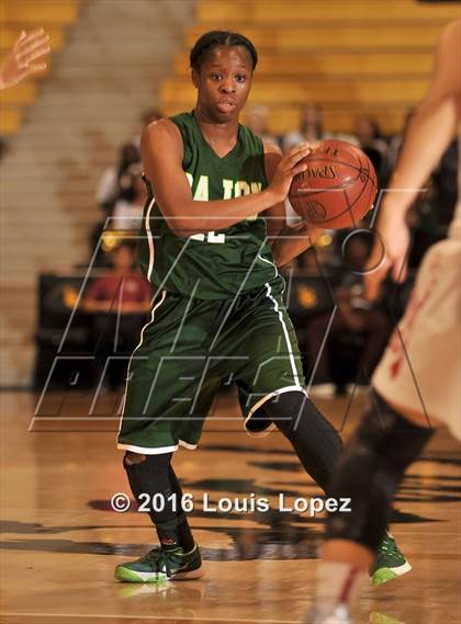 Thumbnail 3 in Mater Dei vs. Cajon (CIF SoCal Regional D2 Final) photogallery.