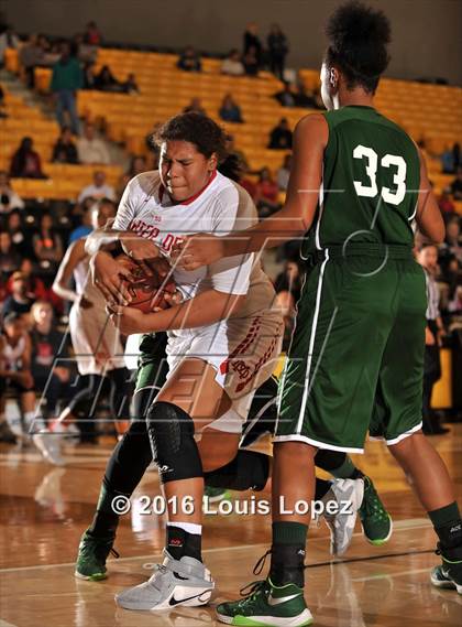 Thumbnail 2 in Mater Dei vs. Cajon (CIF SoCal Regional D2 Final) photogallery.