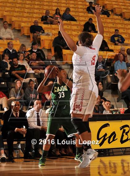 Thumbnail 1 in Mater Dei vs. Cajon (CIF SoCal Regional D2 Final) photogallery.