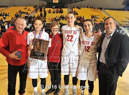 Thumbnail 1 in Mater Dei vs. Cajon (CIF SoCal Regional D2 Final) photogallery.