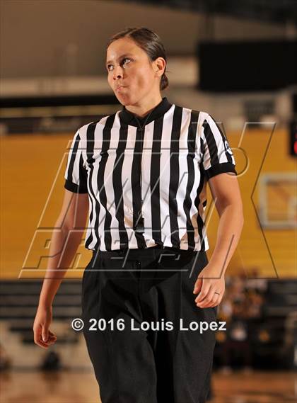 Thumbnail 2 in Mater Dei vs. Cajon (CIF SoCal Regional D2 Final) photogallery.