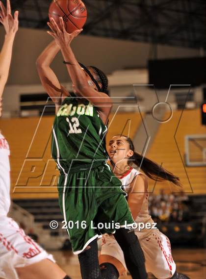 Thumbnail 2 in Mater Dei vs. Cajon (CIF SoCal Regional D2 Final) photogallery.