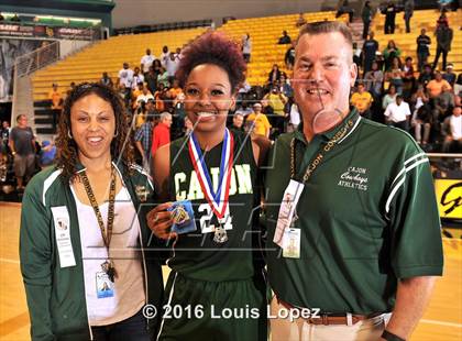 Thumbnail 3 in Mater Dei vs. Cajon (CIF SoCal Regional D2 Final) photogallery.