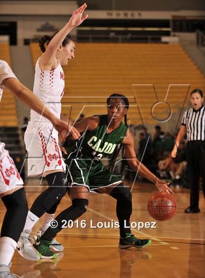Thumbnail 2 in Mater Dei vs. Cajon (CIF SoCal Regional D2 Final) photogallery.