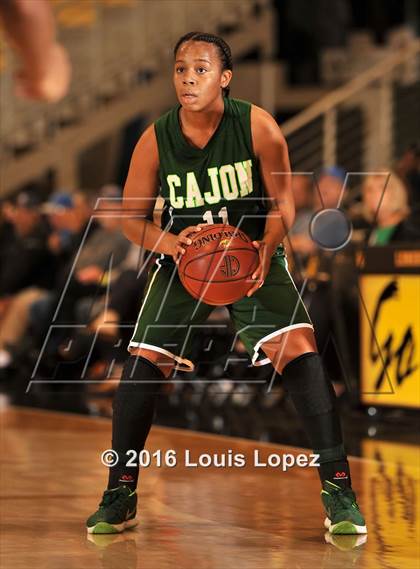 Thumbnail 3 in Mater Dei vs. Cajon (CIF SoCal Regional D2 Final) photogallery.