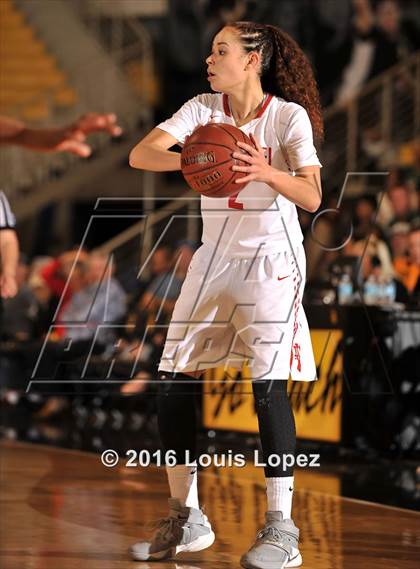Thumbnail 2 in Mater Dei vs. Cajon (CIF SoCal Regional D2 Final) photogallery.