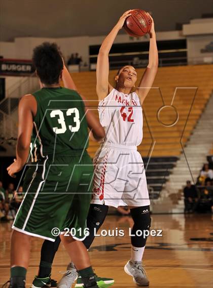Thumbnail 1 in Mater Dei vs. Cajon (CIF SoCal Regional D2 Final) photogallery.