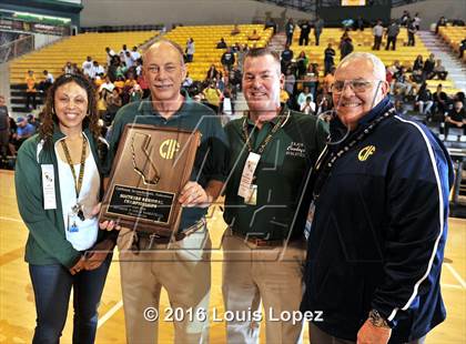 Thumbnail 1 in Mater Dei vs. Cajon (CIF SoCal Regional D2 Final) photogallery.