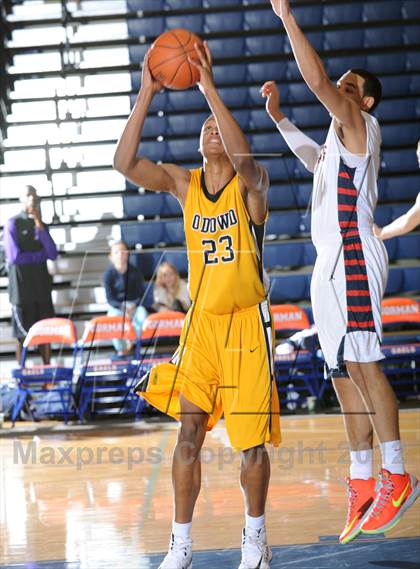 Thumbnail 1 in Pinnacle vs. Bishop O'Dowd (Tarkanian Classic) photogallery.