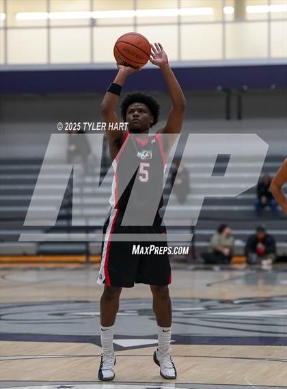 Thumbnail 3 in Plainfield vs. New Albany (Sneakers for Santa Shootout) photogallery.