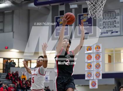 Thumbnail 2 in Plainfield vs. New Albany (Sneakers for Santa Shootout) photogallery.