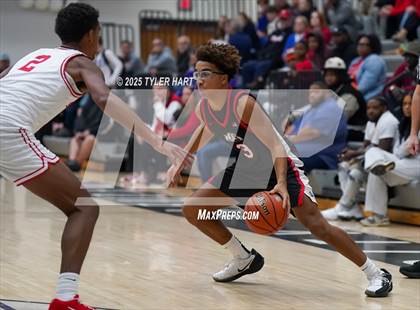 Thumbnail 3 in Plainfield vs. New Albany (Sneakers for Santa Shootout) photogallery.
