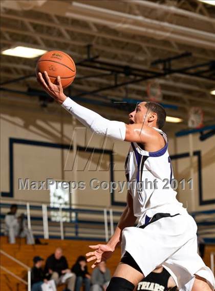 Thumbnail 1 in St. Raphael Academy vs St. Anthony's (Catholic School Showcase) photogallery.