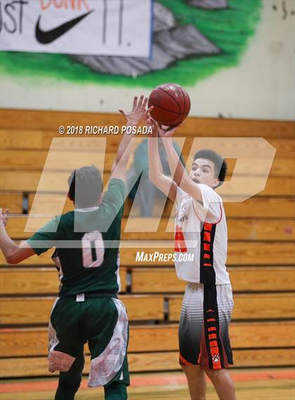 Thumbnail 2 in Selma vs Dinuba photogallery.